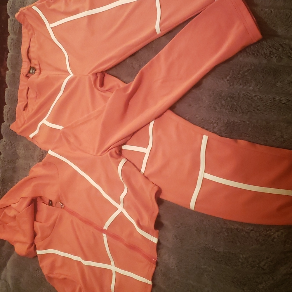 Tracksuit style cropped Jacket w/hood and pants/leggings from Shein